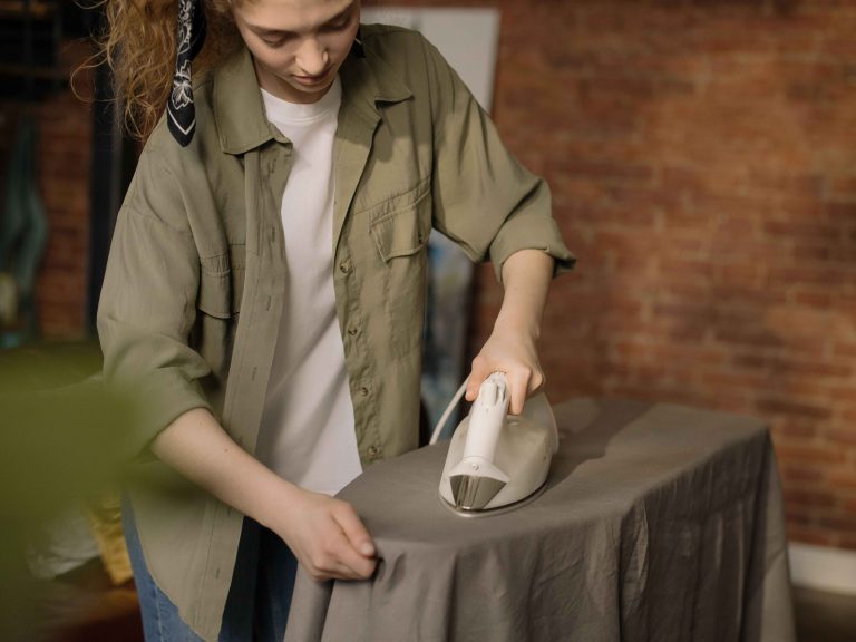 Jerome Steamer Vs Traditional Iron: Which Is Better For Daily Use?